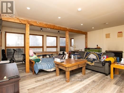 51 HURON ROAD Image 13