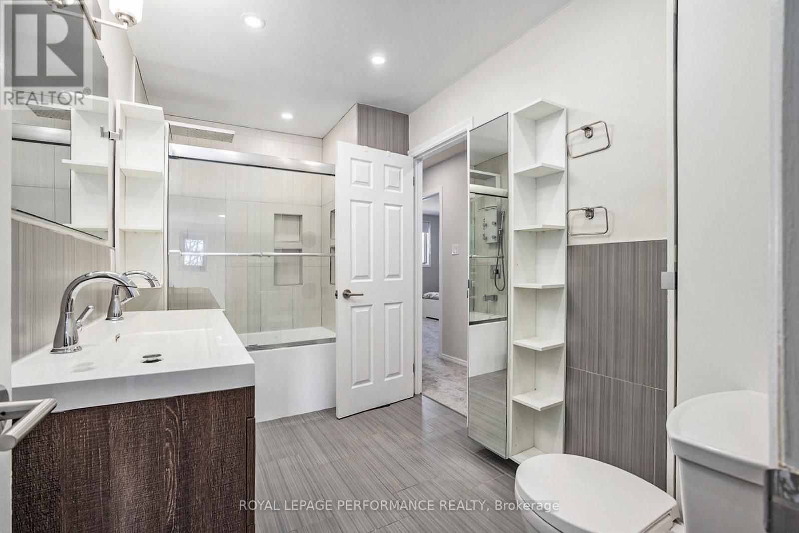 56 IPSWICH TERRACE Image 24