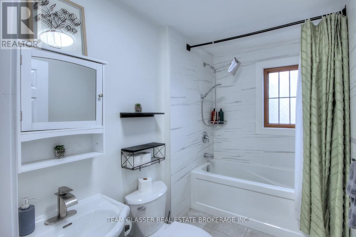 173 ELGIN STREET Image 22