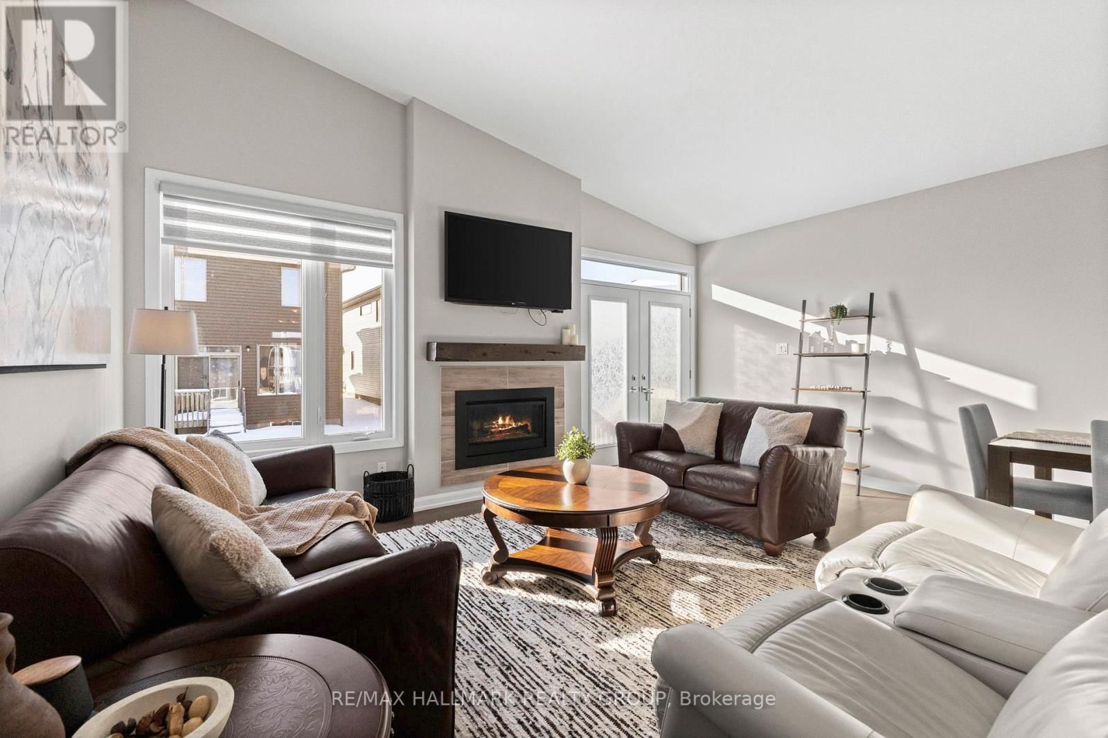 433 STERLING AVENUE Image 9