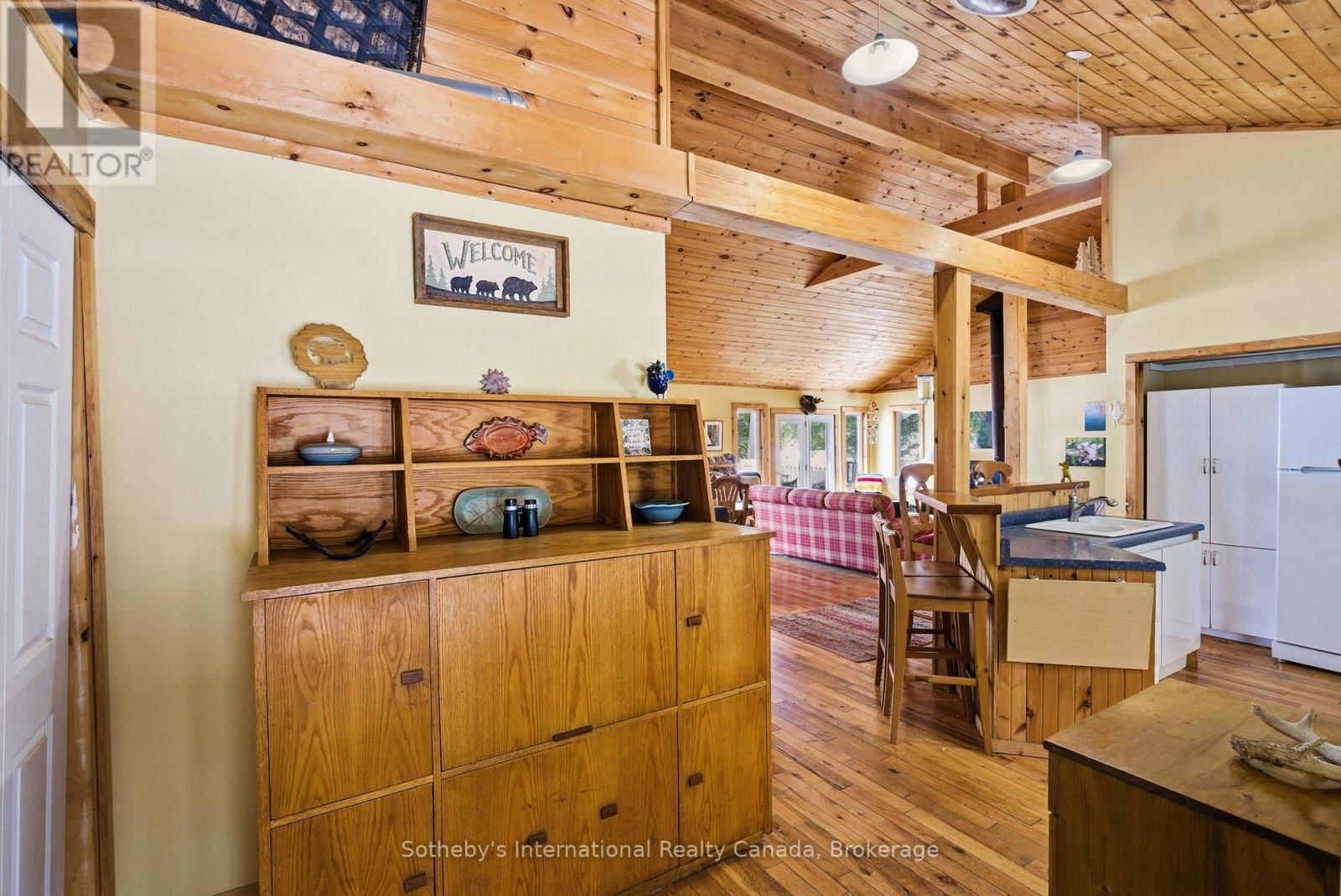 3301B AXE LAKE ROAD Image 11