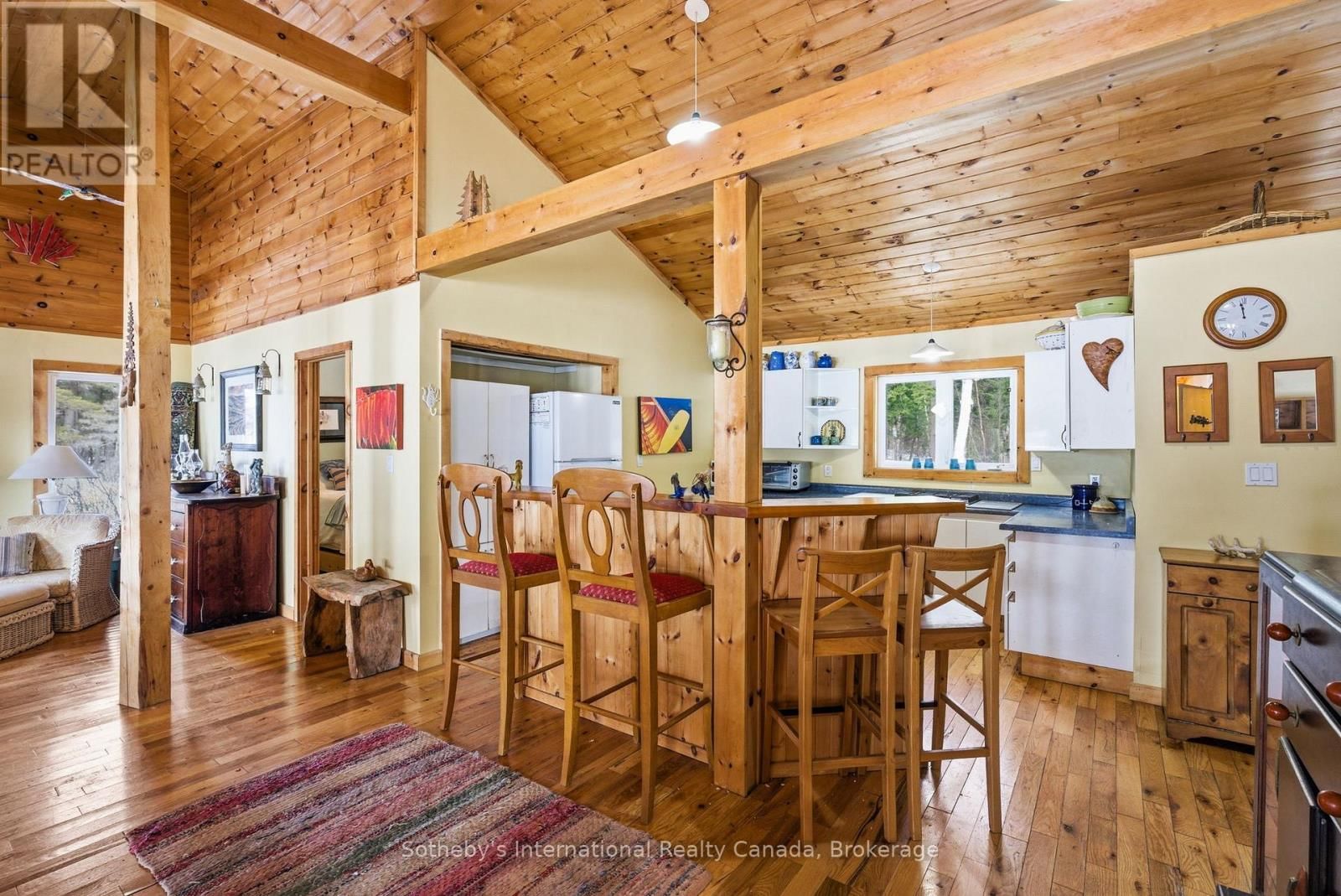 3301B AXE LAKE ROAD Image 13