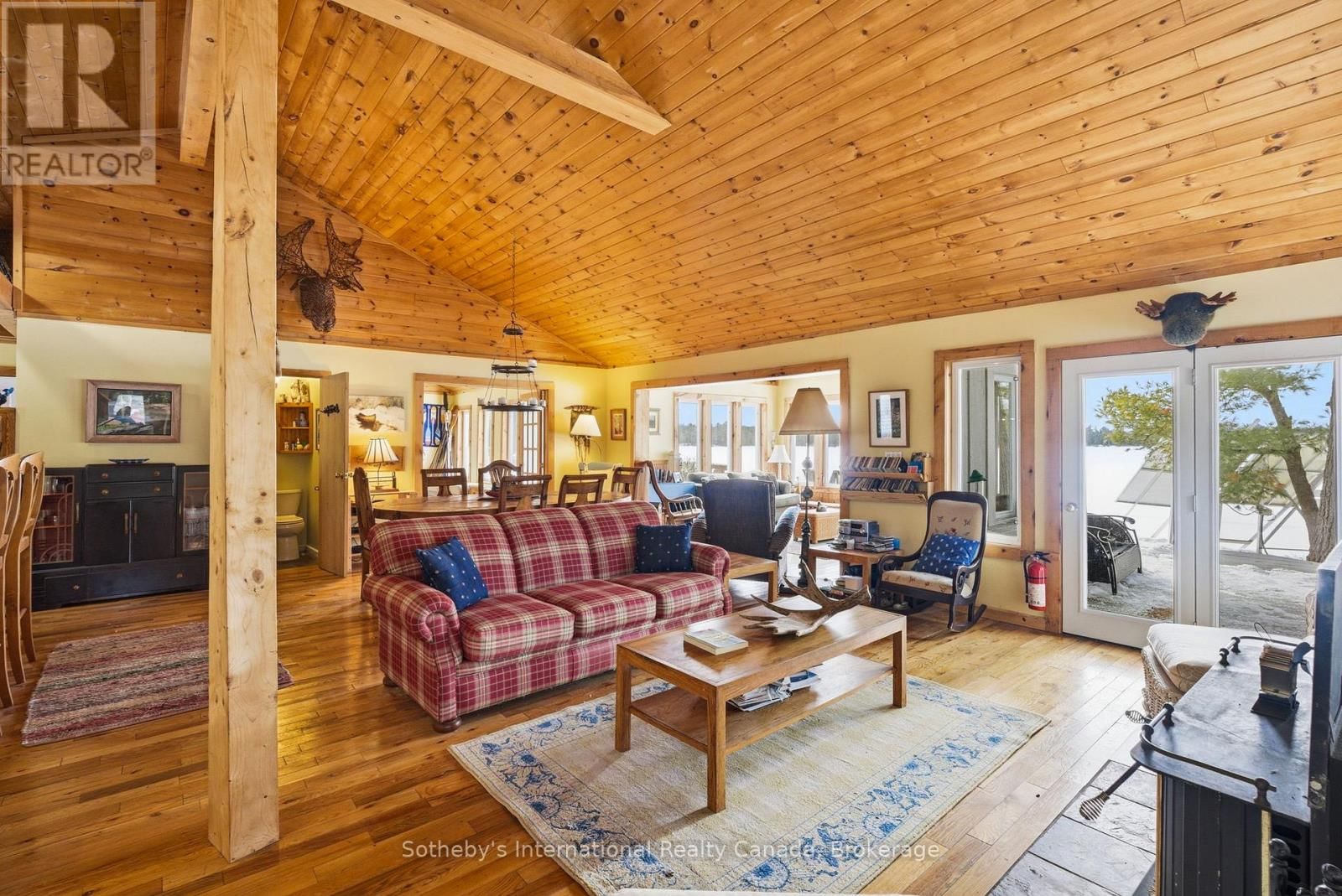 3301B AXE LAKE ROAD Image 19