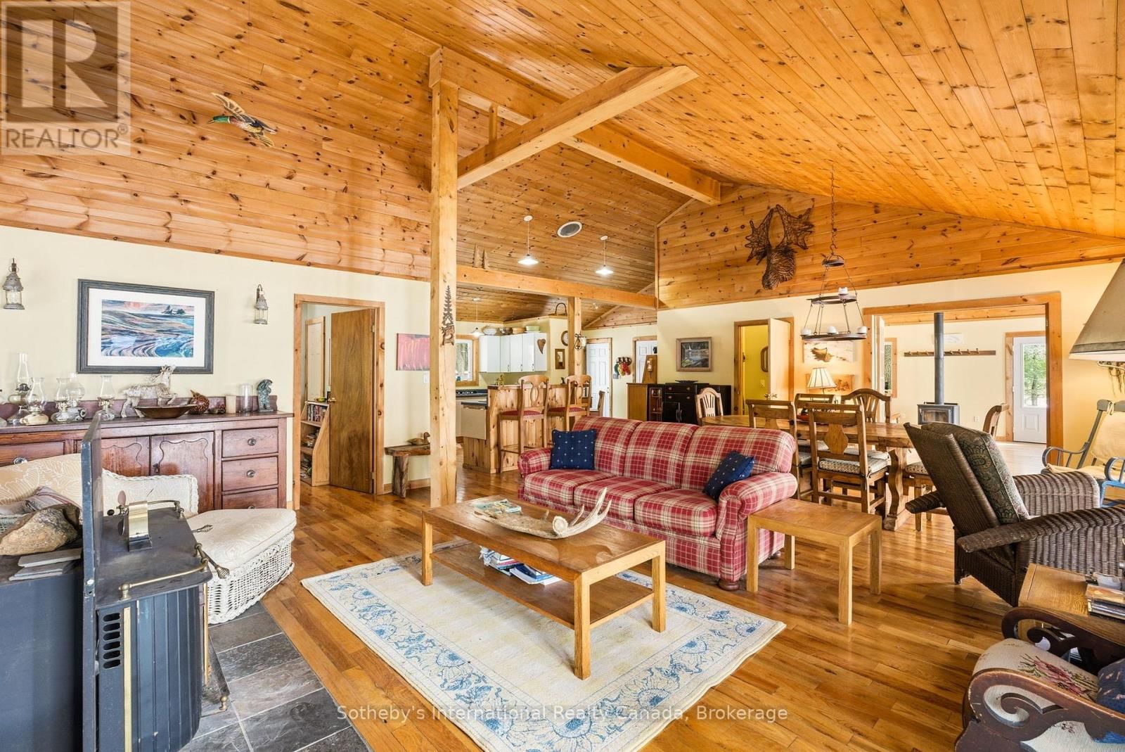 3301B AXE LAKE ROAD Image 20