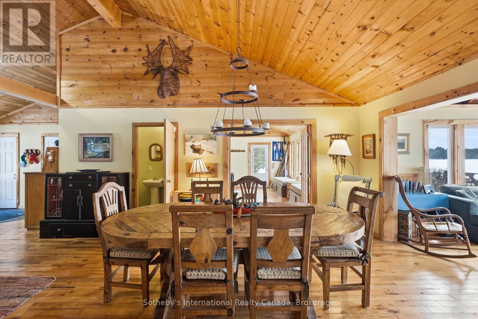 3301B AXE LAKE ROAD Image 21