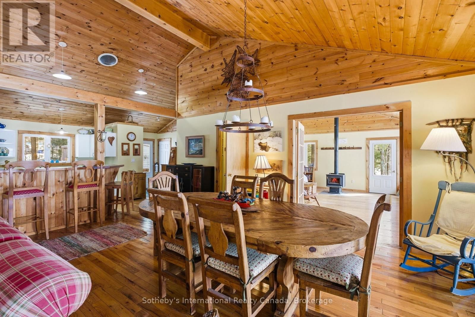 3301B AXE LAKE ROAD Image 22