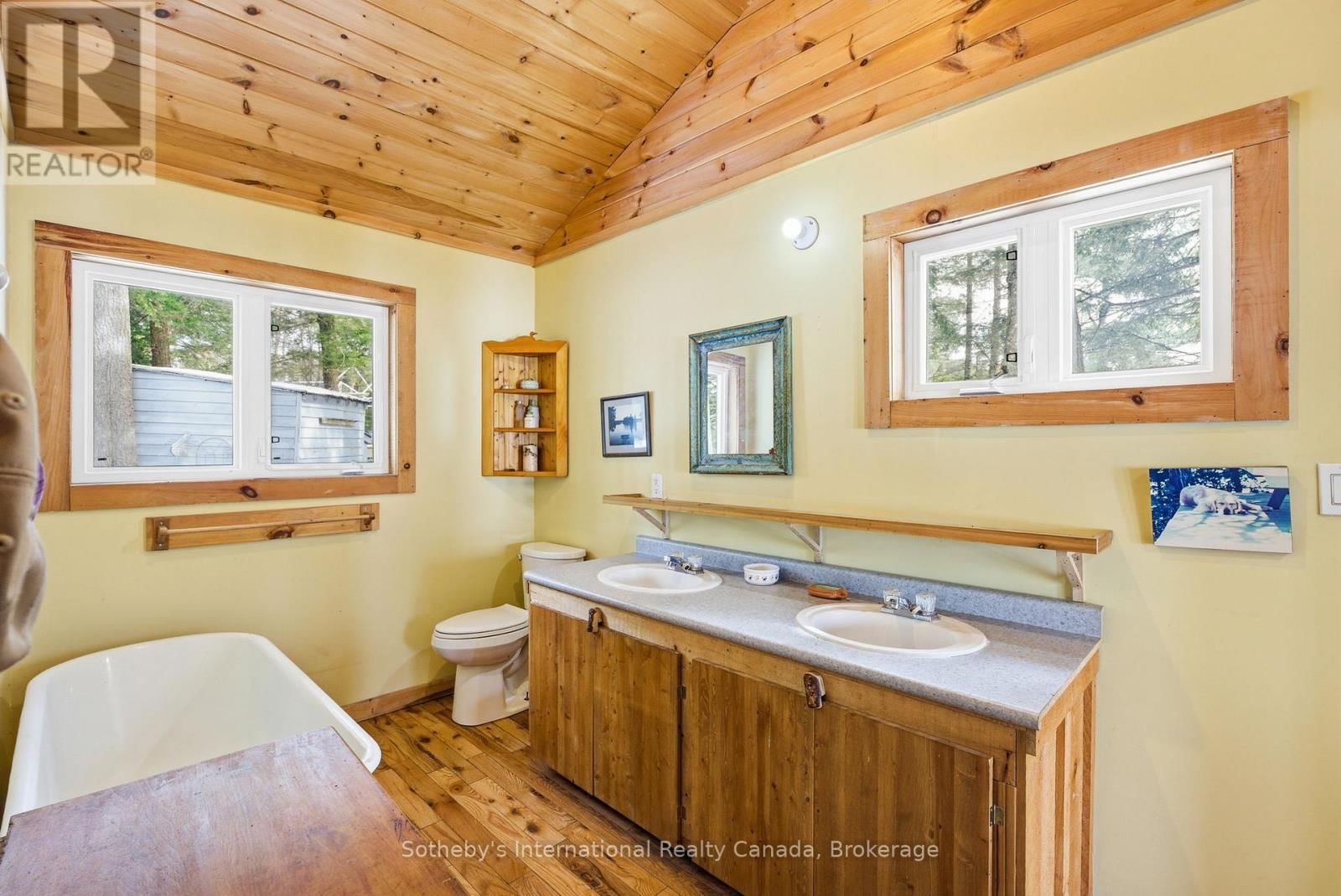 3301B AXE LAKE ROAD Image 30