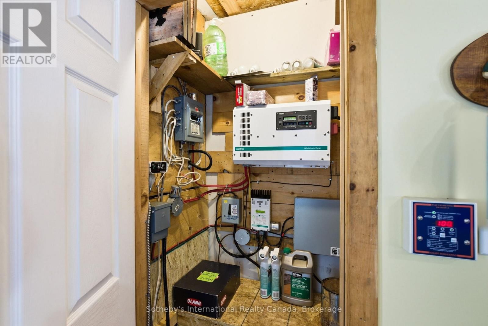 3301B AXE LAKE ROAD Image 35