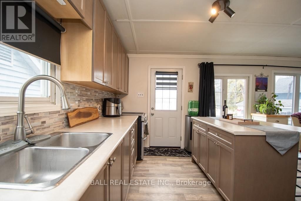 175 ROLLIES POINT ROAD EAST Image 18