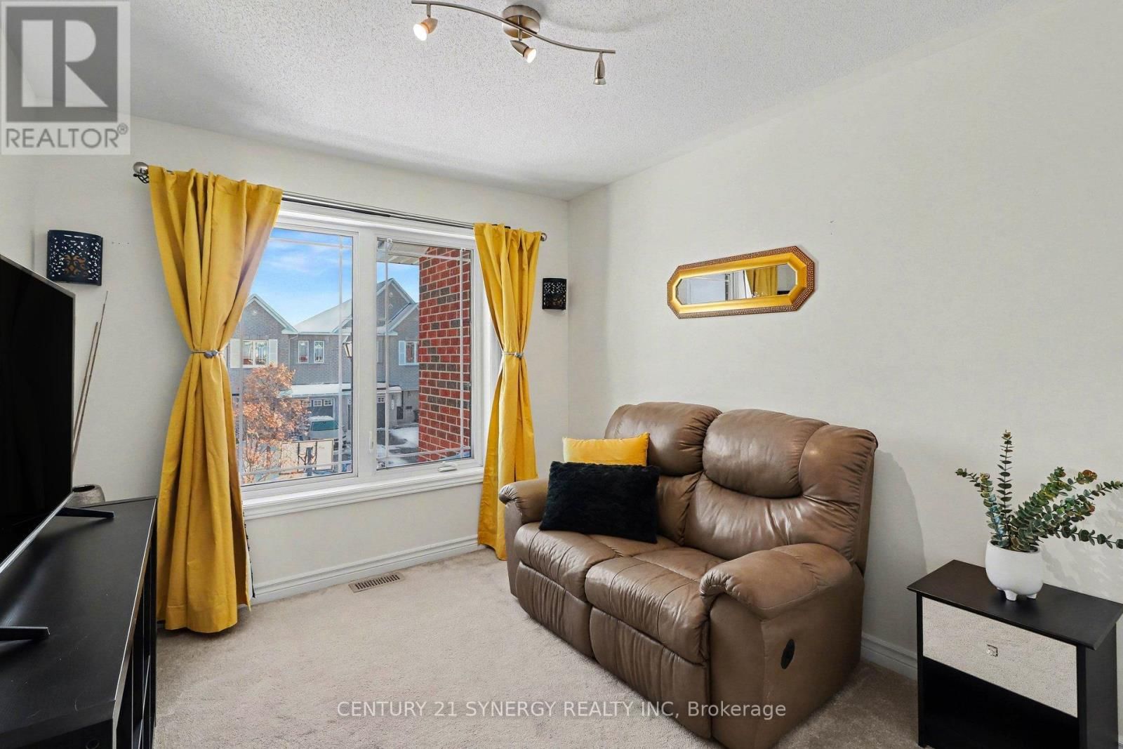 114 SILVERMOON CRESCENT Image 15