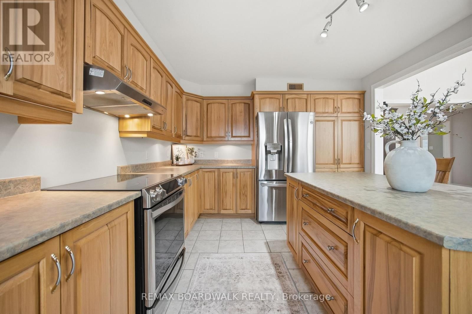 1662 RICHMOND ROAD Image 10