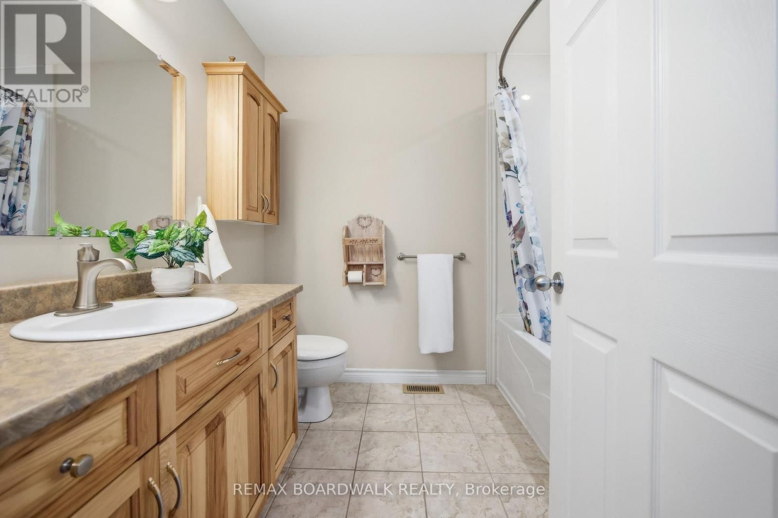 1662 RICHMOND ROAD Image 22