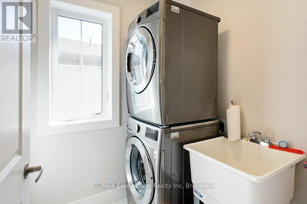 212 COURTLAND STREET Image 28