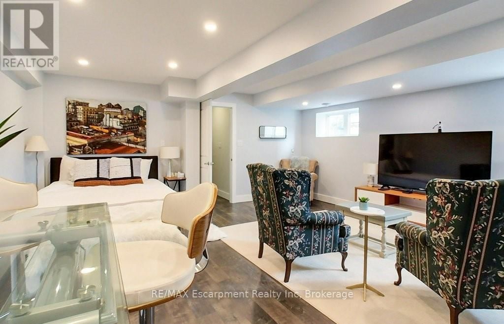 212 COURTLAND STREET Image 30