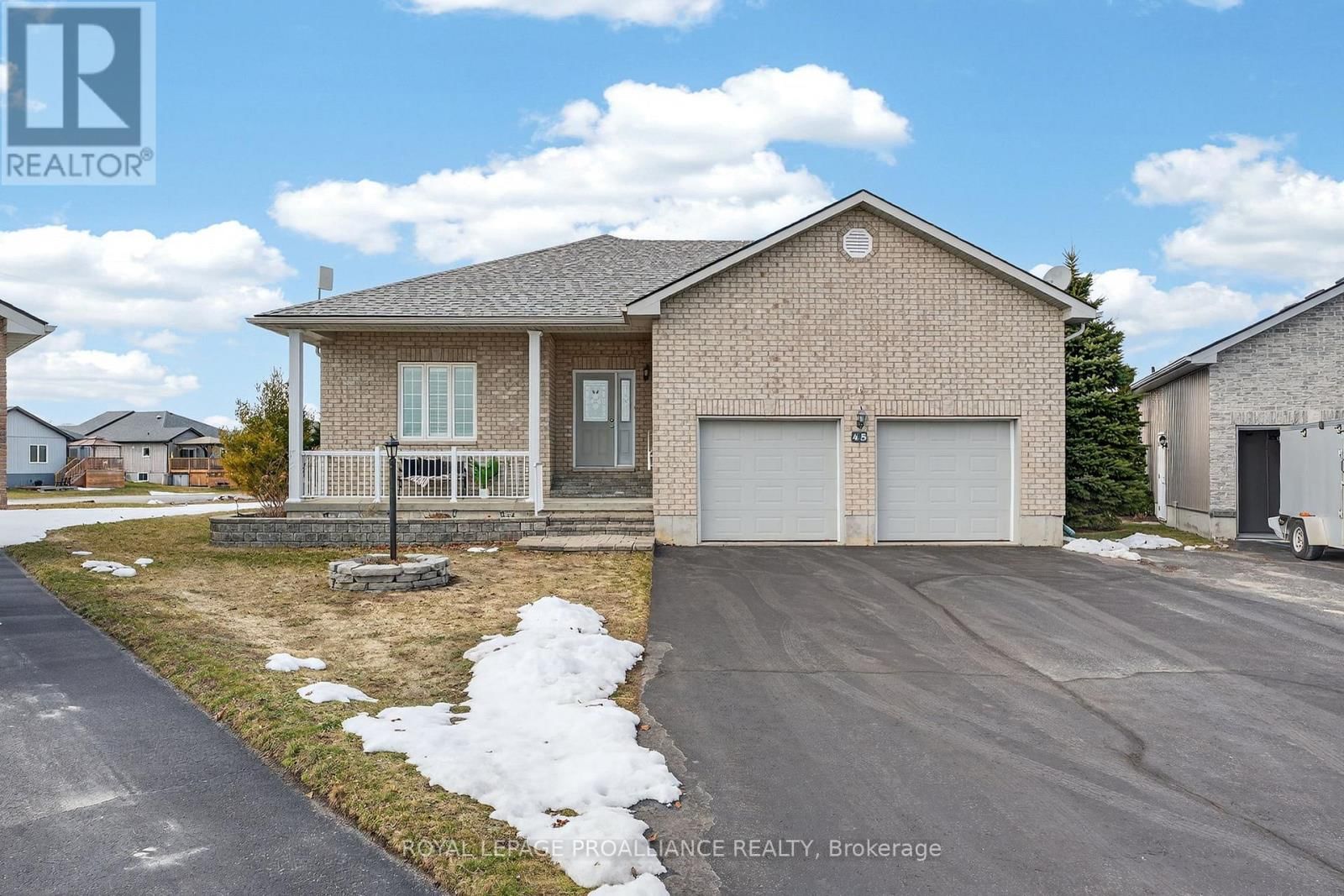 45 MAPLEHURST CRESCENT Image 1