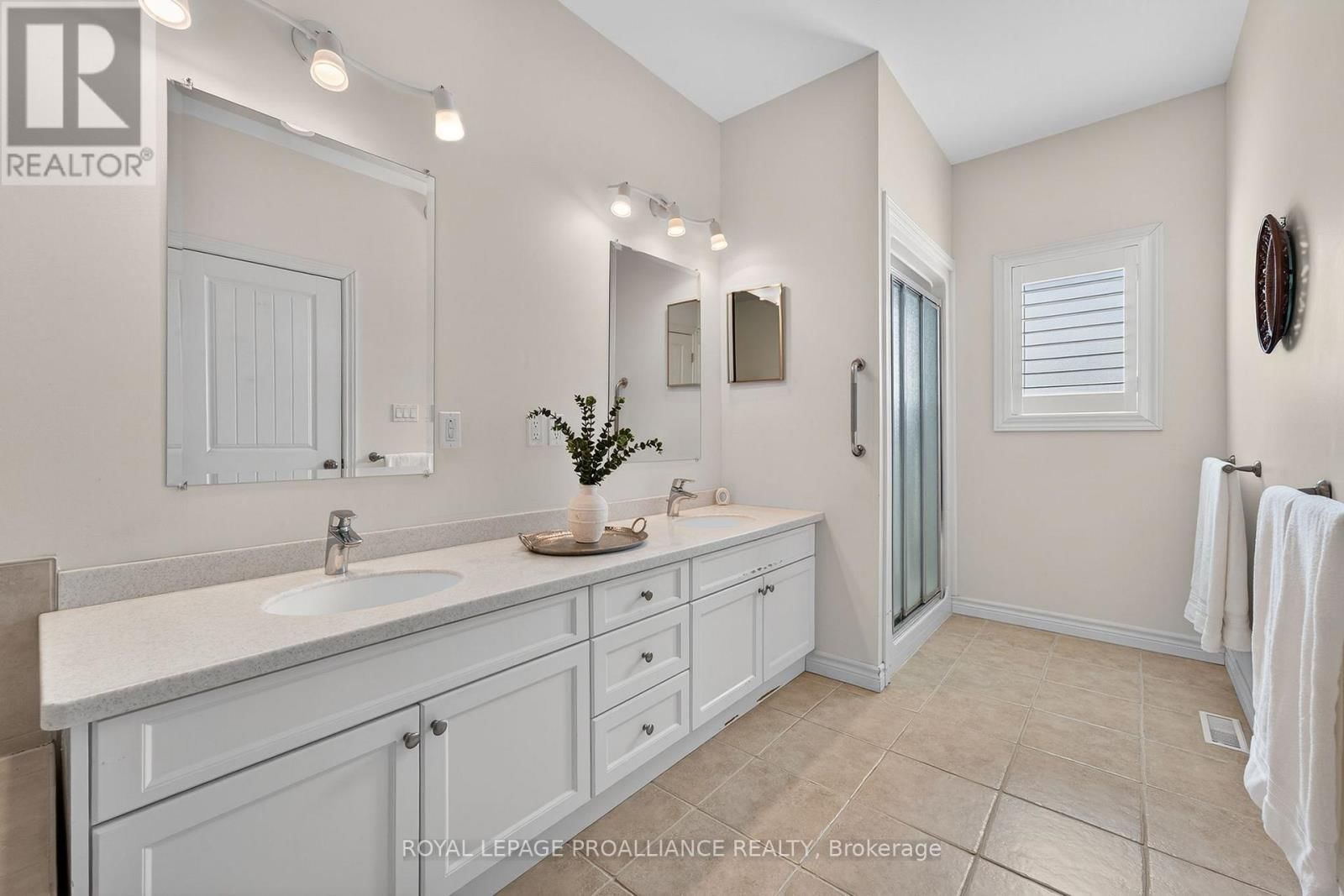 45 MAPLEHURST CRESCENT Image 23