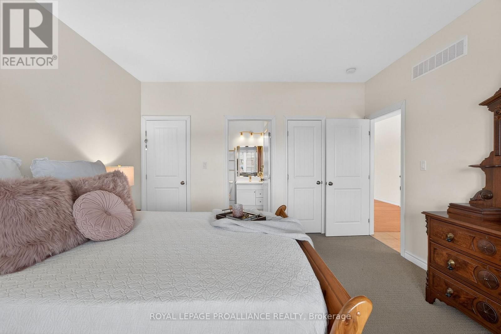 45 MAPLEHURST CRESCENT Image 25