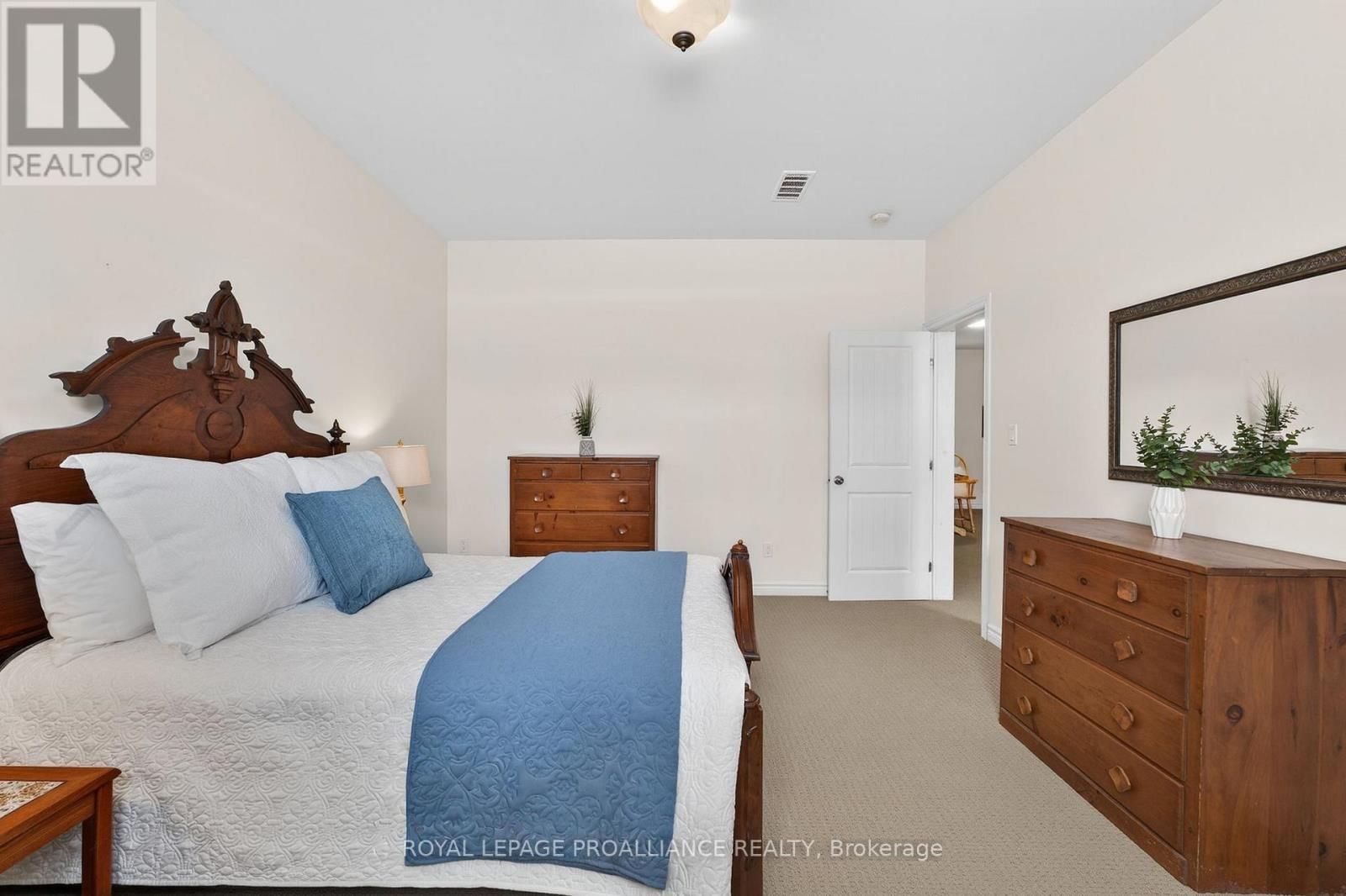 45 MAPLEHURST CRESCENT Image 34