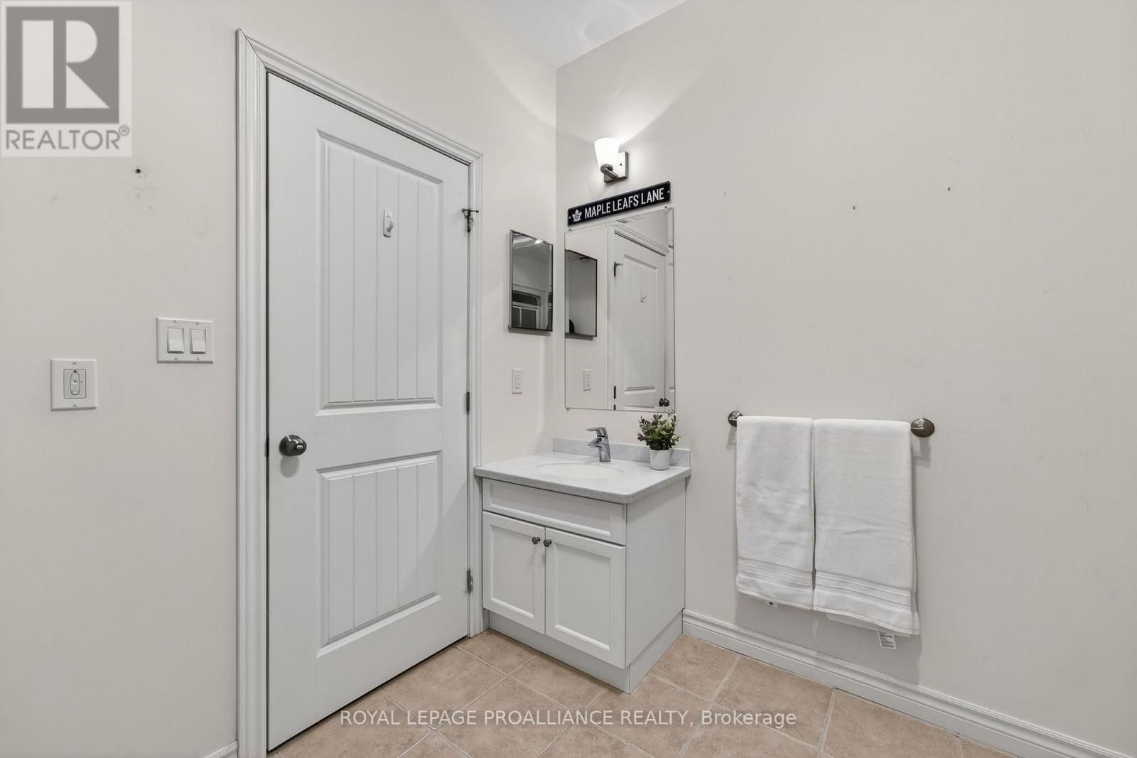 45 MAPLEHURST CRESCENT Image 37