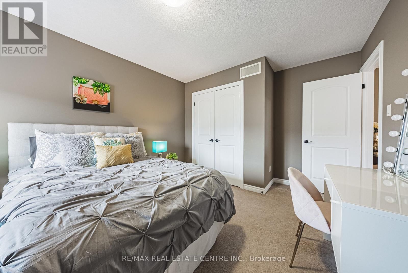 60 COX STREET Image 19