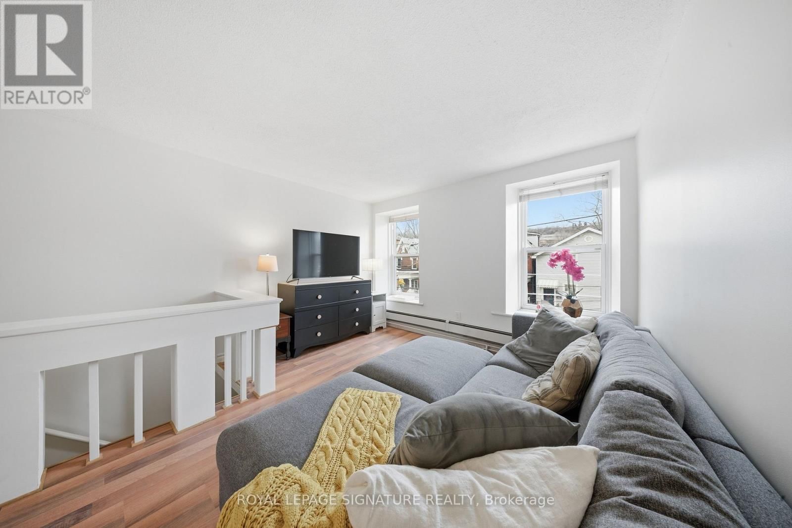 2 - 209 HUNTER STREET EAST Image 10