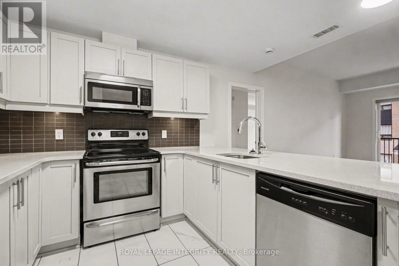 201 - 200 WINTERFELL PRIVATE Image 10