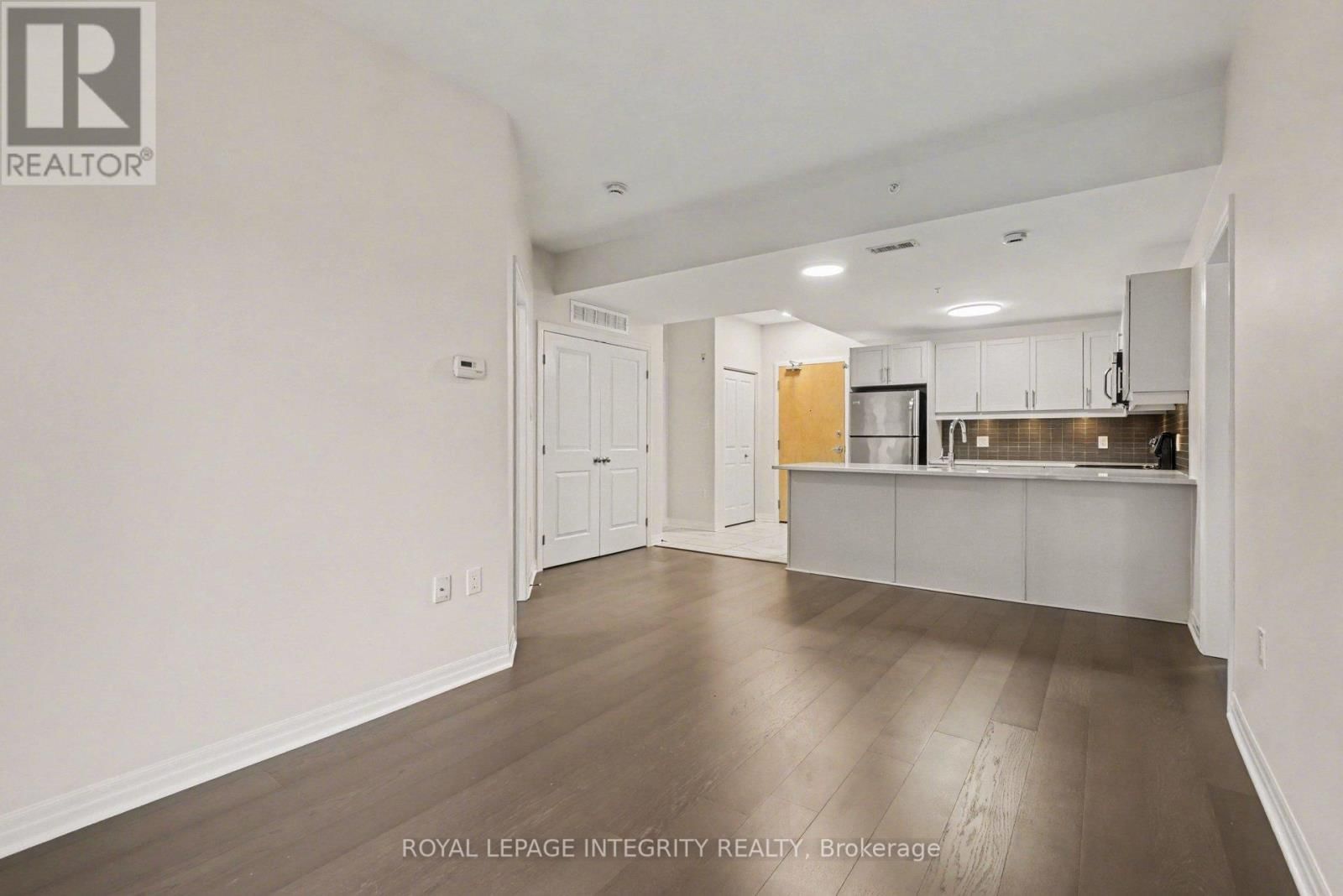 201 - 200 WINTERFELL PRIVATE Image 12