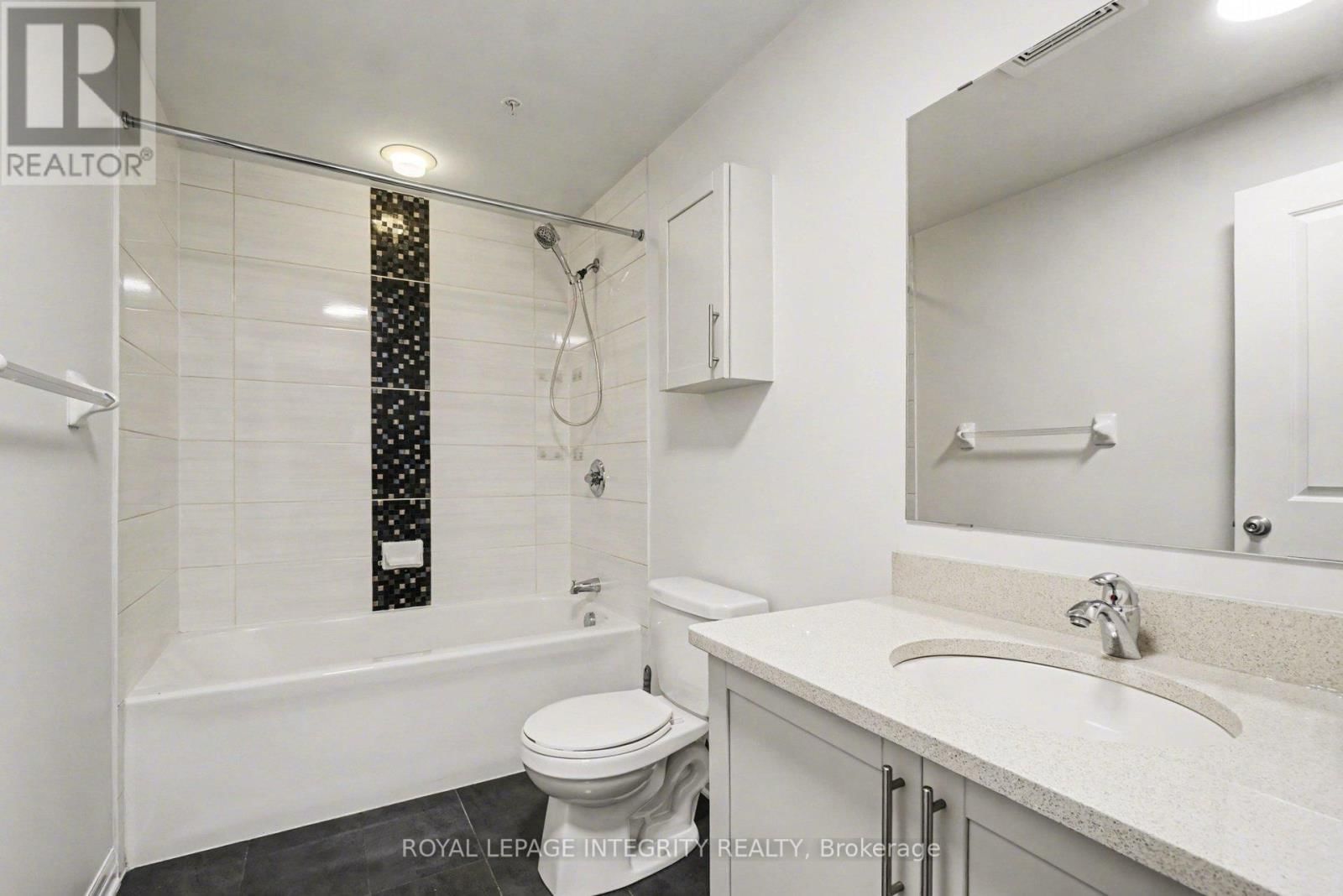 201 - 200 WINTERFELL PRIVATE Image 16