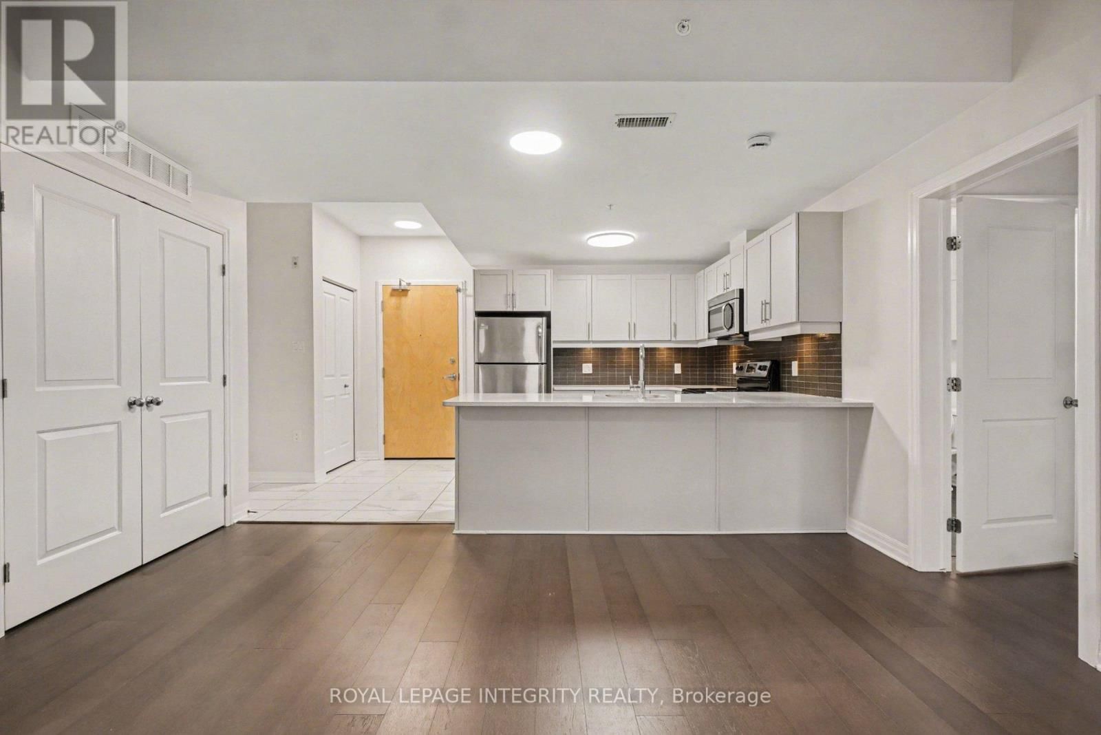 201 - 200 WINTERFELL PRIVATE Image 6