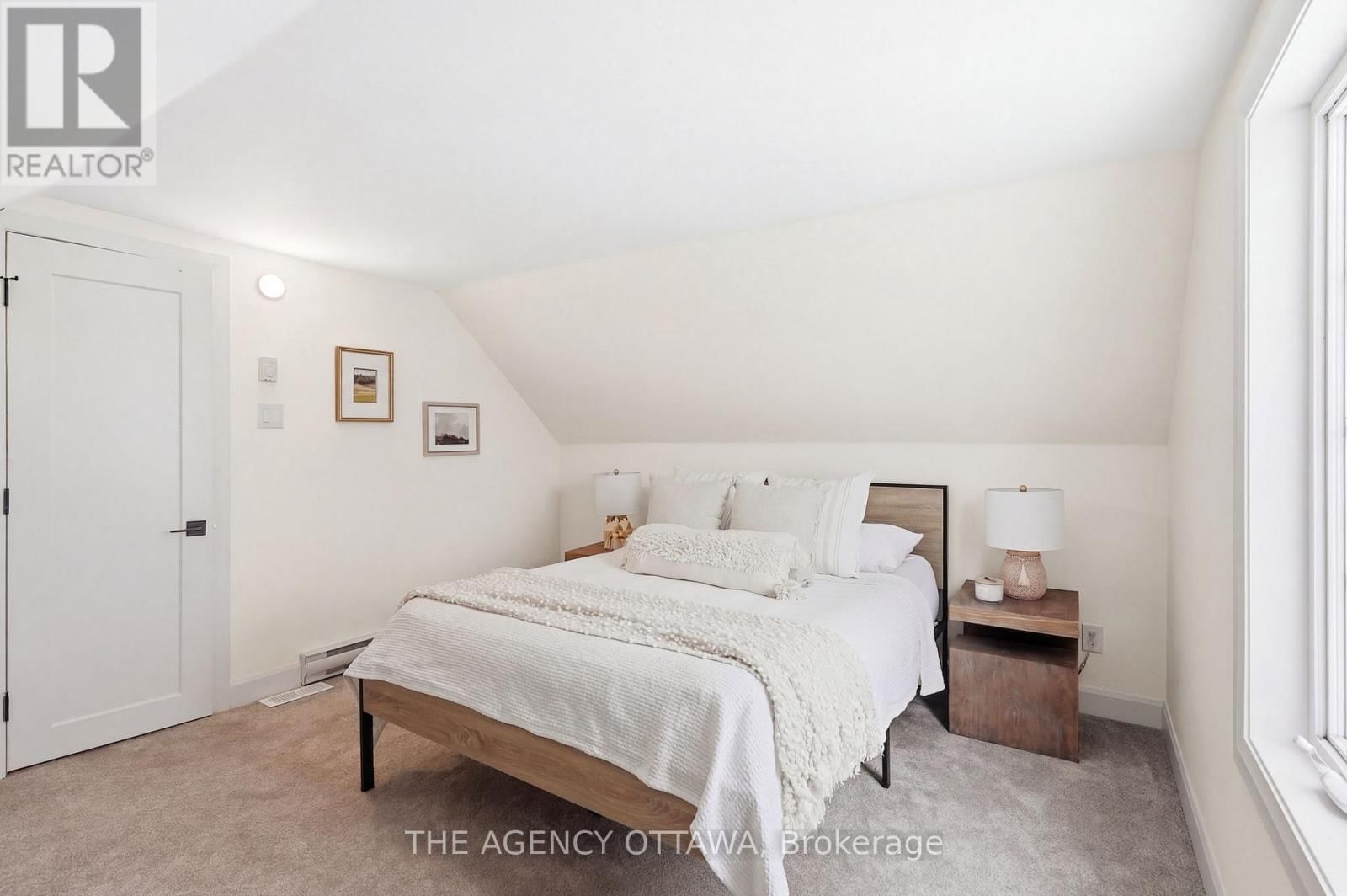 4667 ALBION ROAD SOUTH Image 19