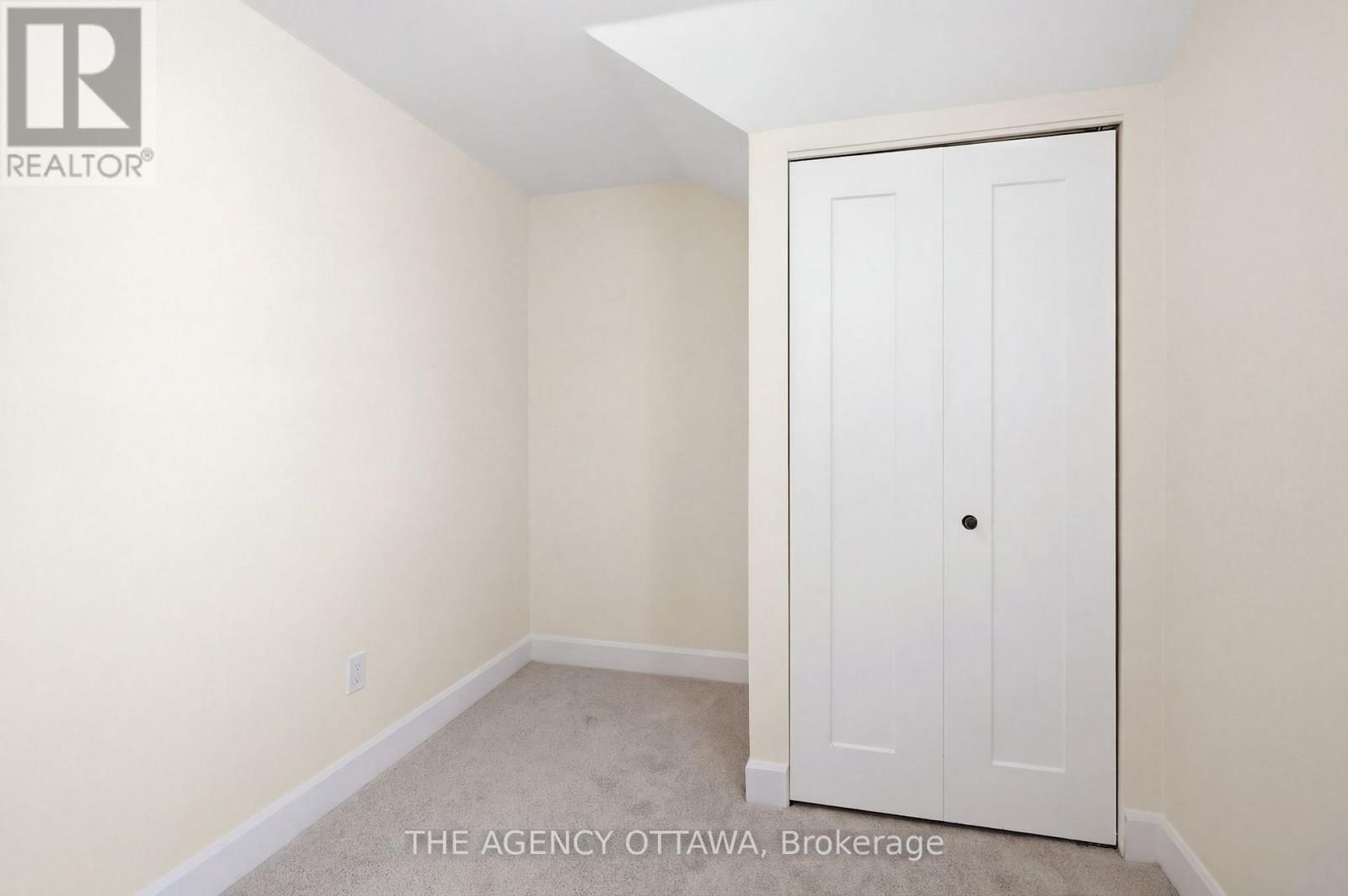 4667 ALBION ROAD SOUTH Image 28