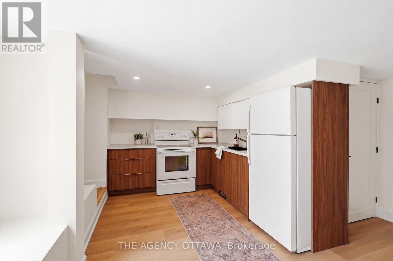 4667 ALBION ROAD SOUTH Image 33