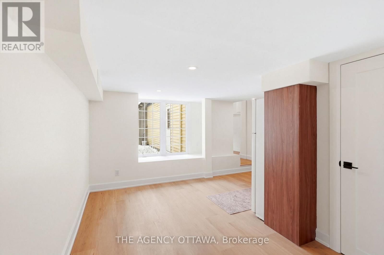 4667 ALBION ROAD SOUTH Image 35