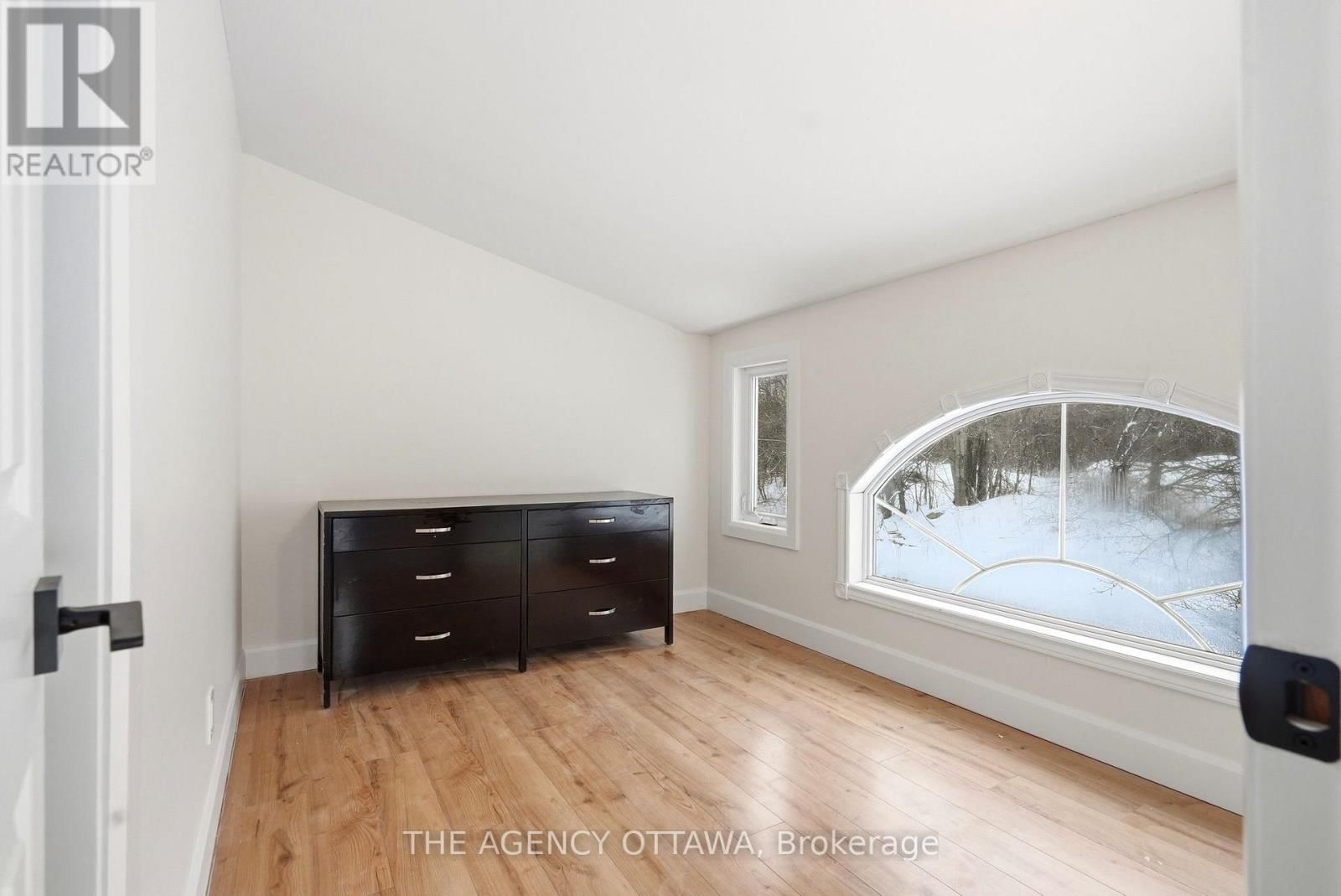 4667 ALBION ROAD SOUTH Image 48