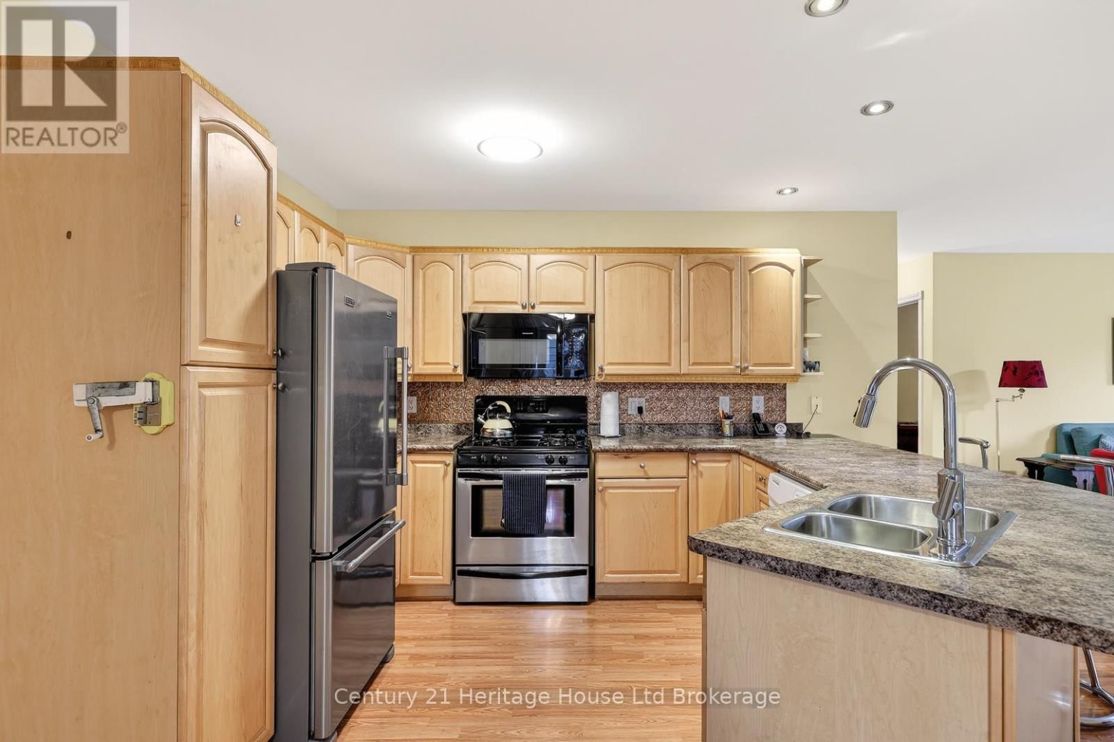 50 WELLINGTON AVENUE Image 8