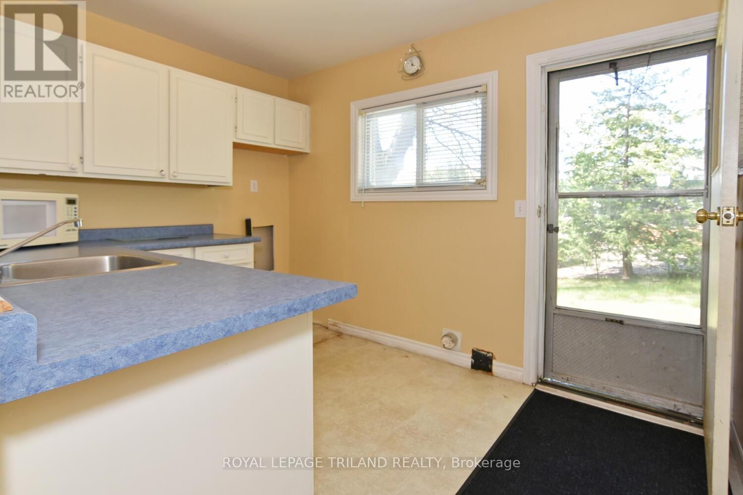 10111 HERBERT STREET Image 11