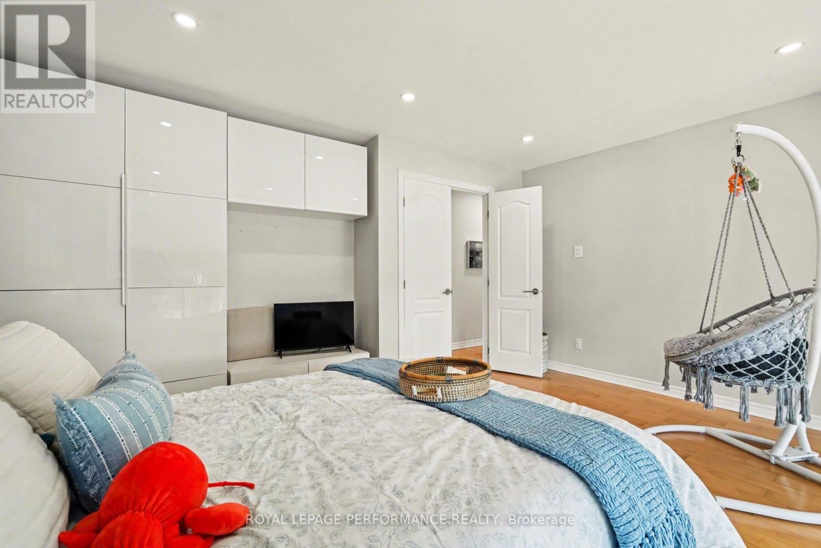 151 POPLIN STREET Image 22