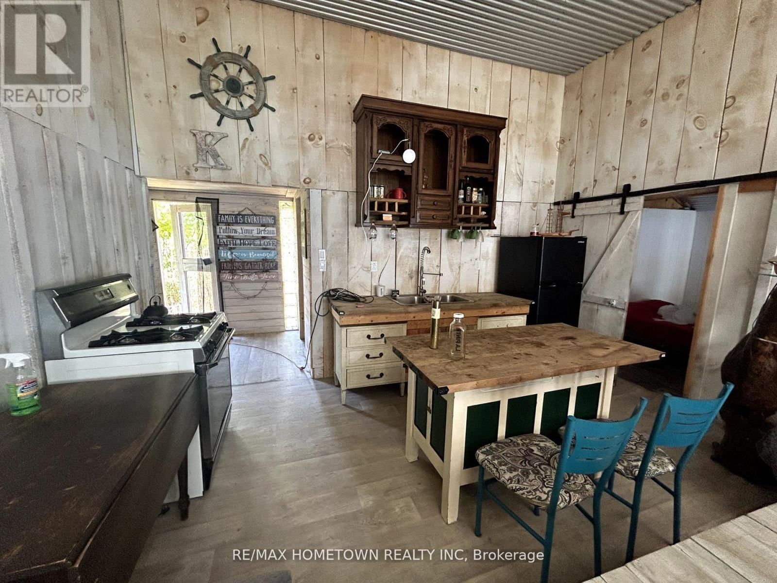 8 ST. FRANCIS ISLAND Image 5