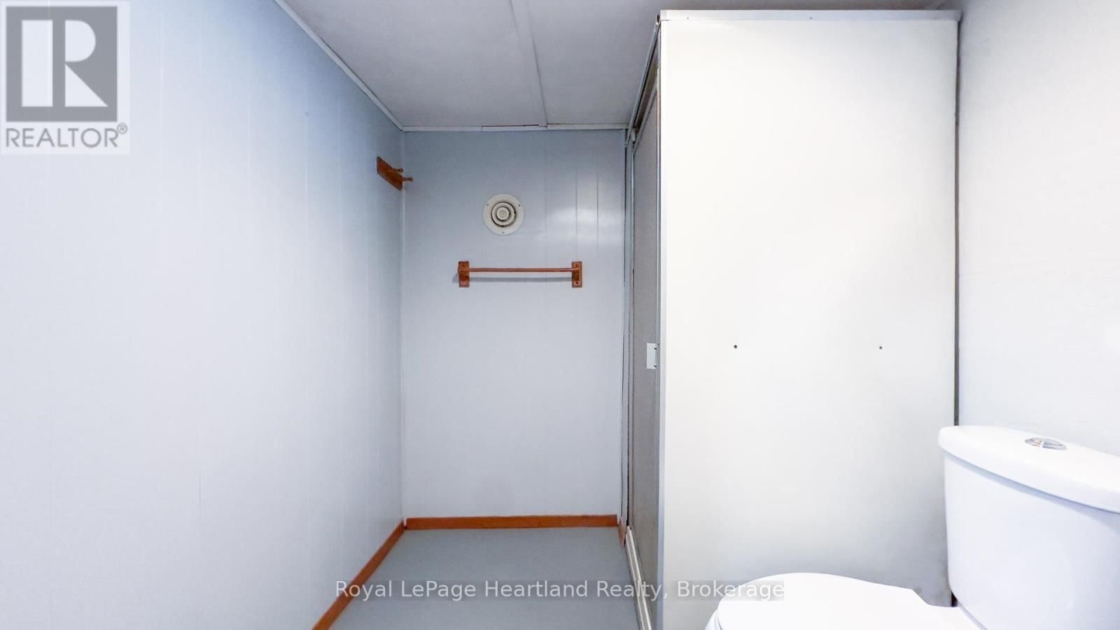 10 BISSETT COURT Image 45