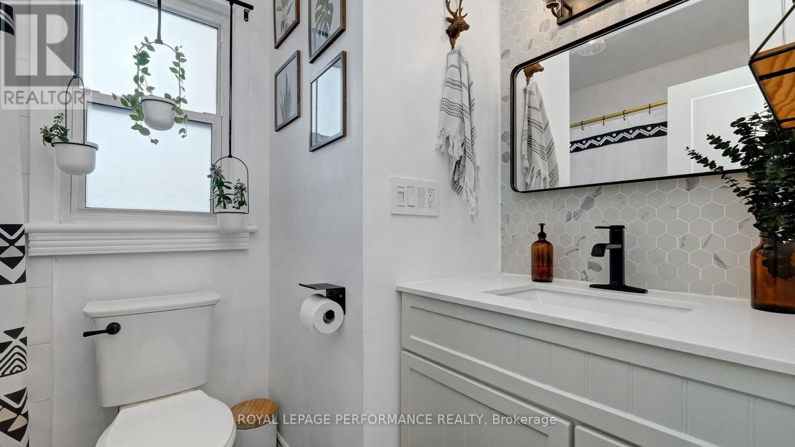 319 FRONTENAC STREET Image 12