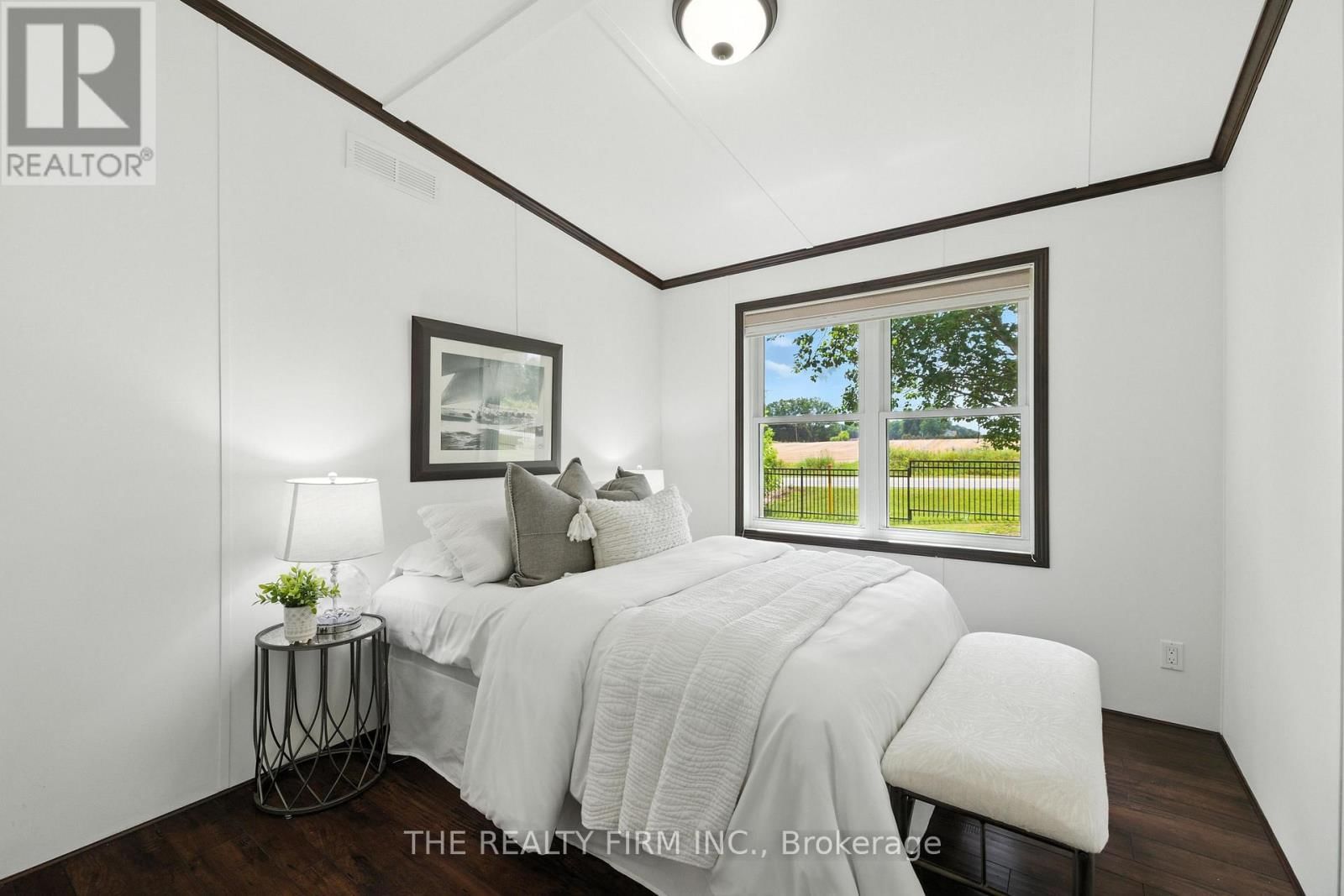 1 - 22790 AMIENS ROAD Image 10