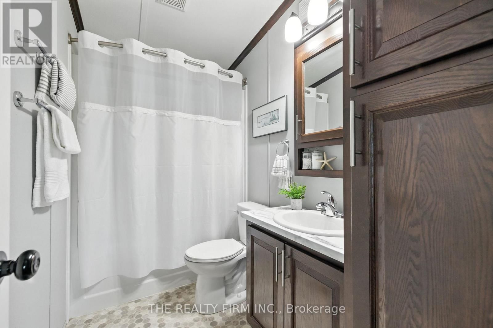 1 - 22790 AMIENS ROAD Image 12