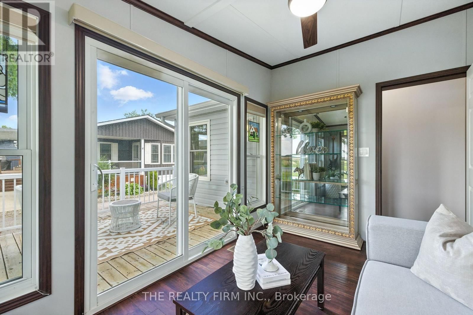 1 - 22790 AMIENS ROAD Image 16