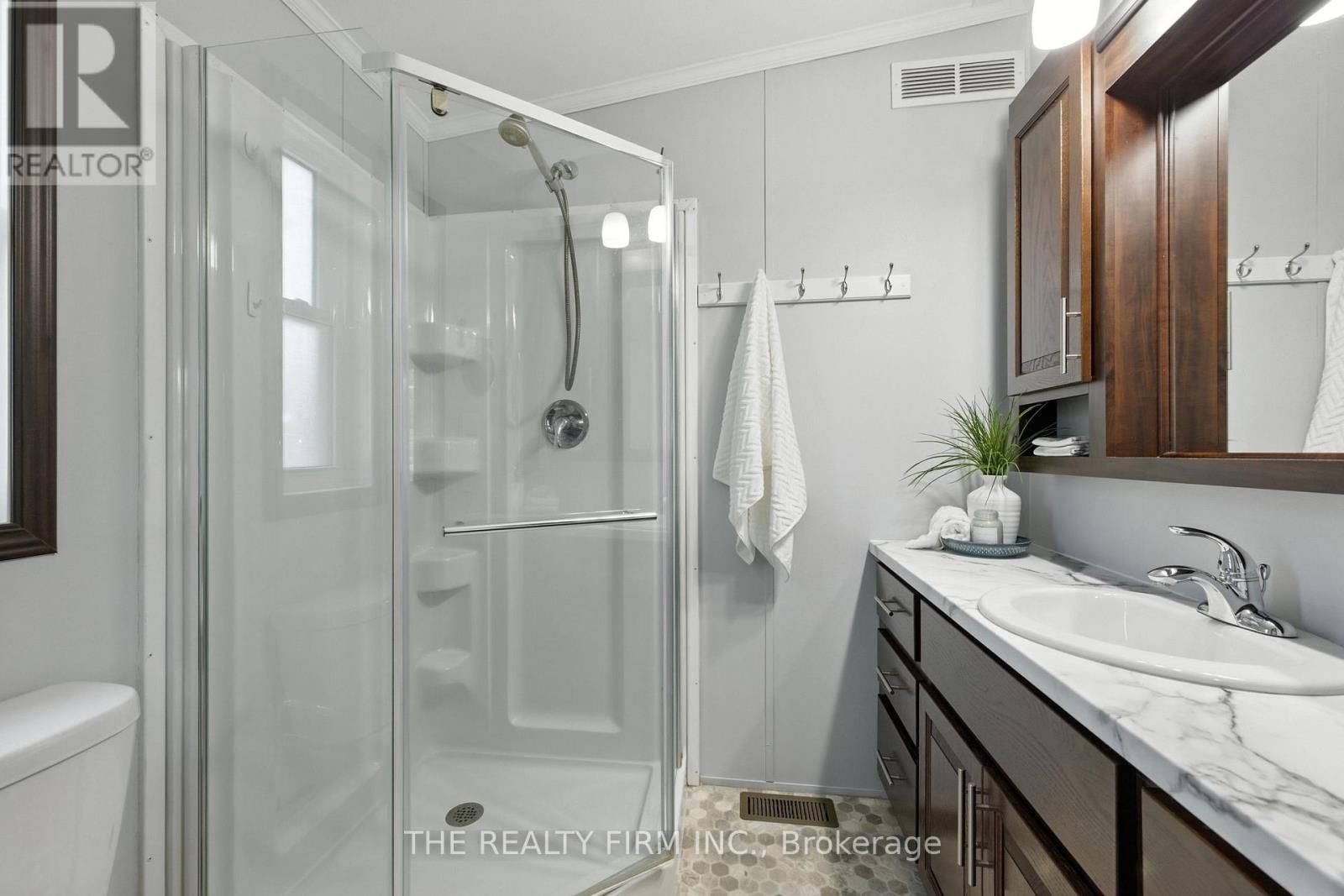 1 - 22790 AMIENS ROAD Image 20