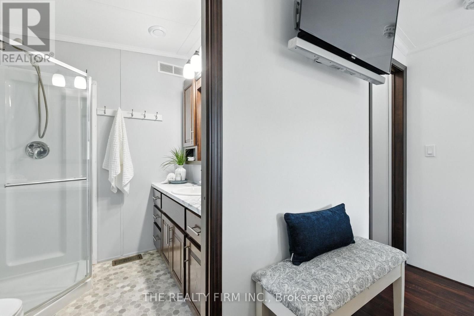 1 - 22790 AMIENS ROAD Image 21