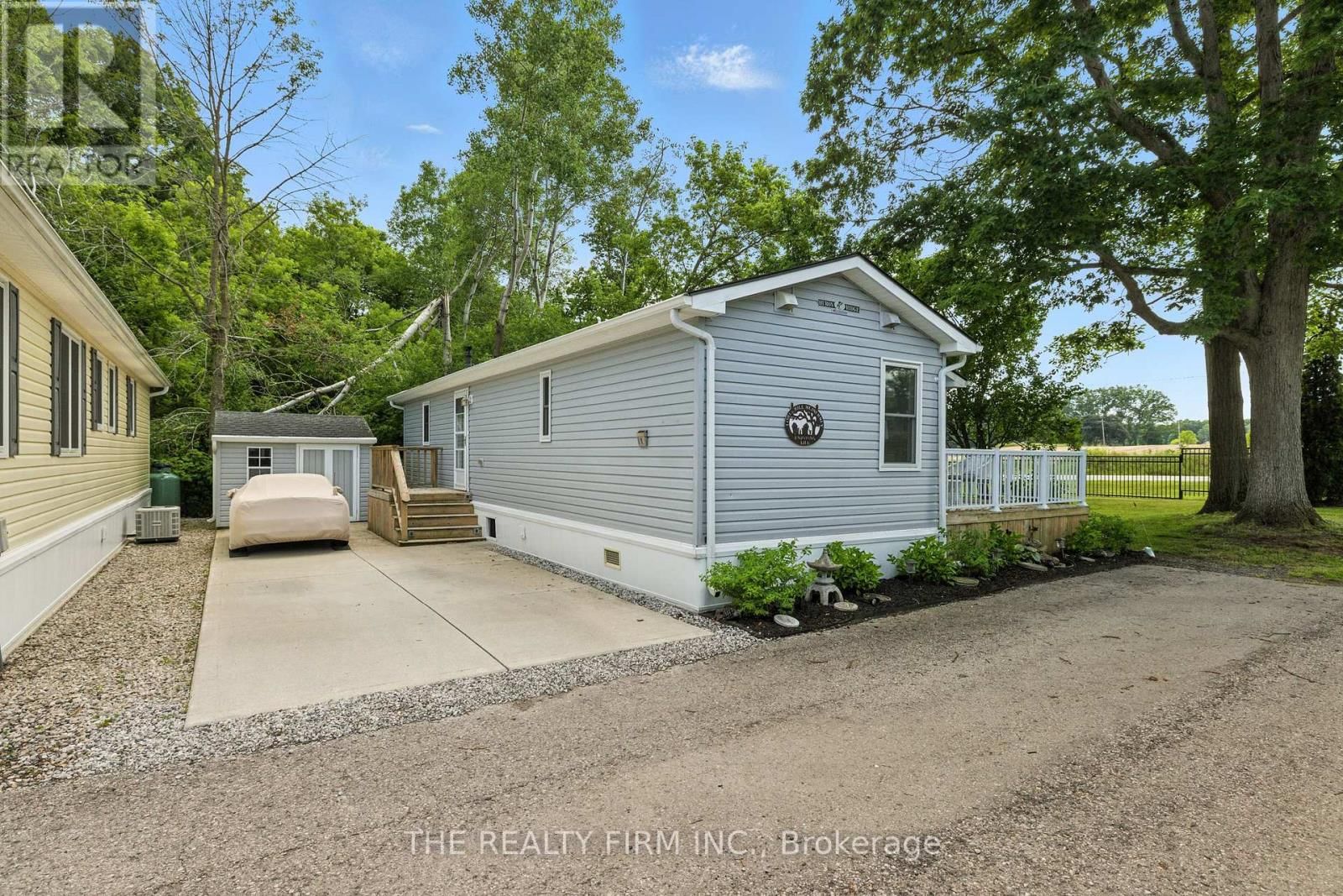 1 - 22790 AMIENS ROAD Image 26