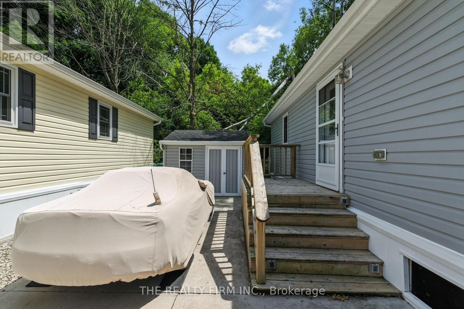 1 - 22790 AMIENS ROAD Image 27