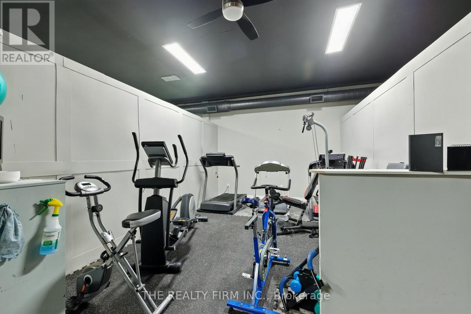 1 - 22790 AMIENS ROAD Image 37