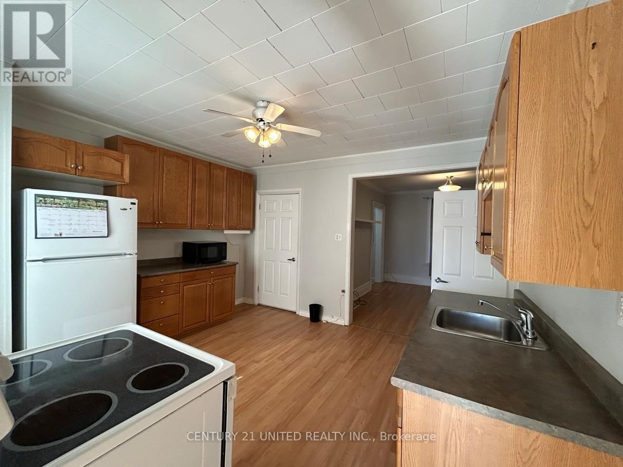 862 GEORGE STREET NORTH Image 10