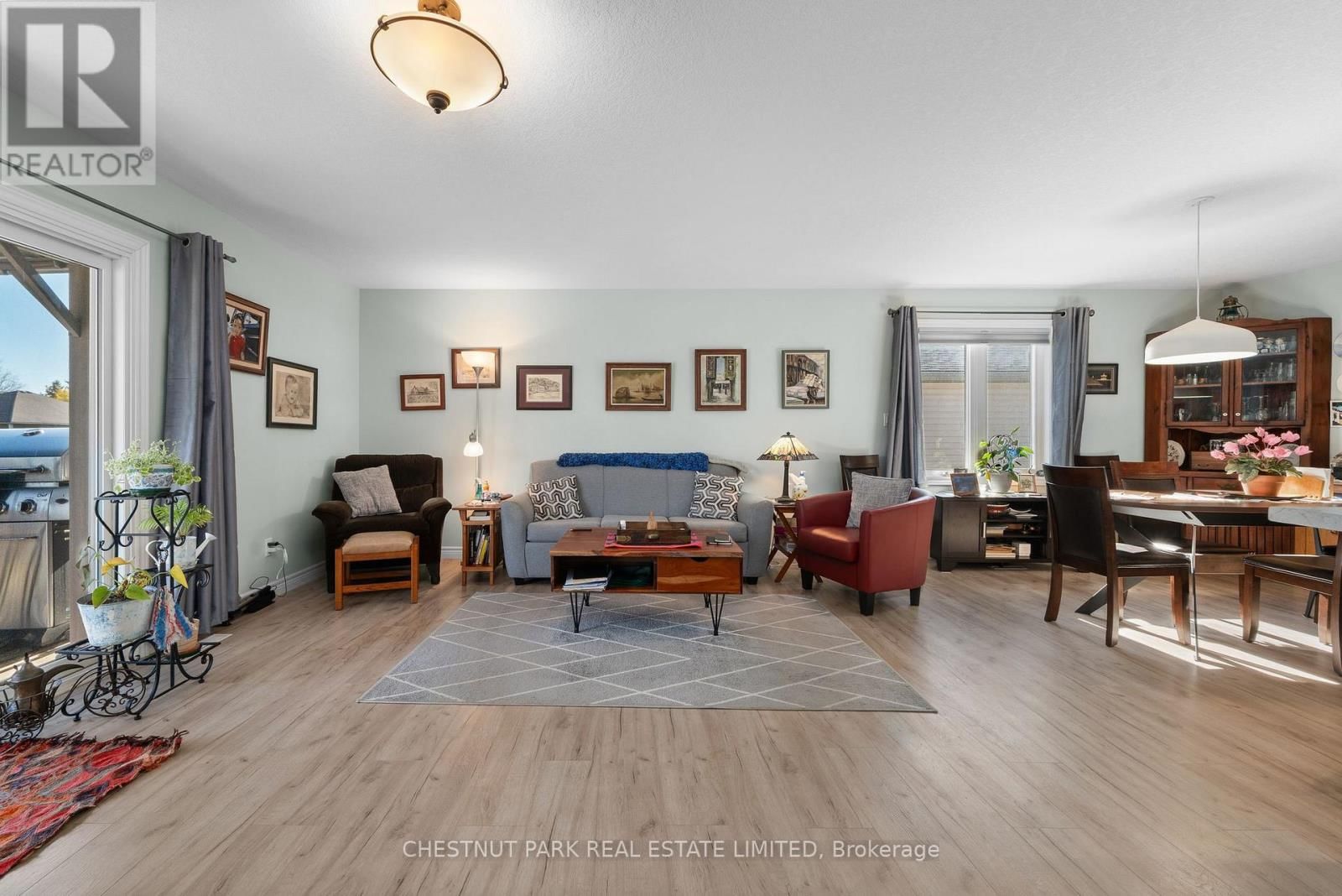 8 ABBOTT LANE Image 12